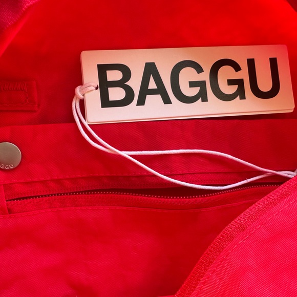 NWT BAGGU Cloud Carry-on | Candy Apple Red | Limited Edition - Picture 3 of 10